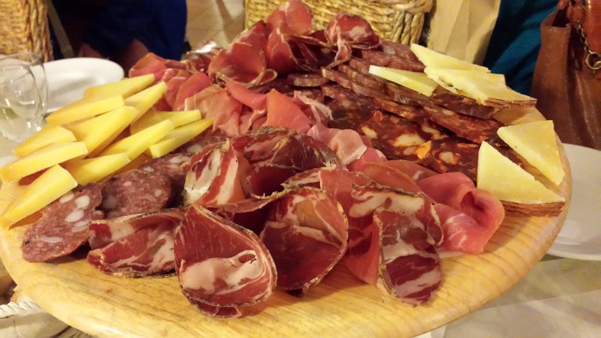 Mounds of meat and cheese. Photo: ThePlanetD.com